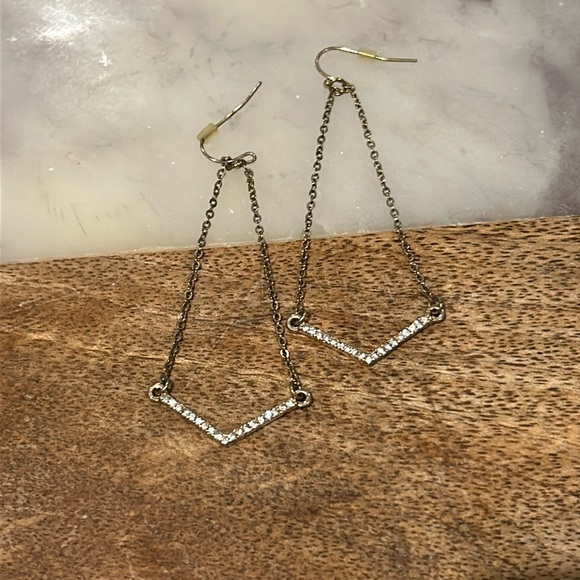 Dangling geometric rhinestone and chain earrings - Picture 1 of 3